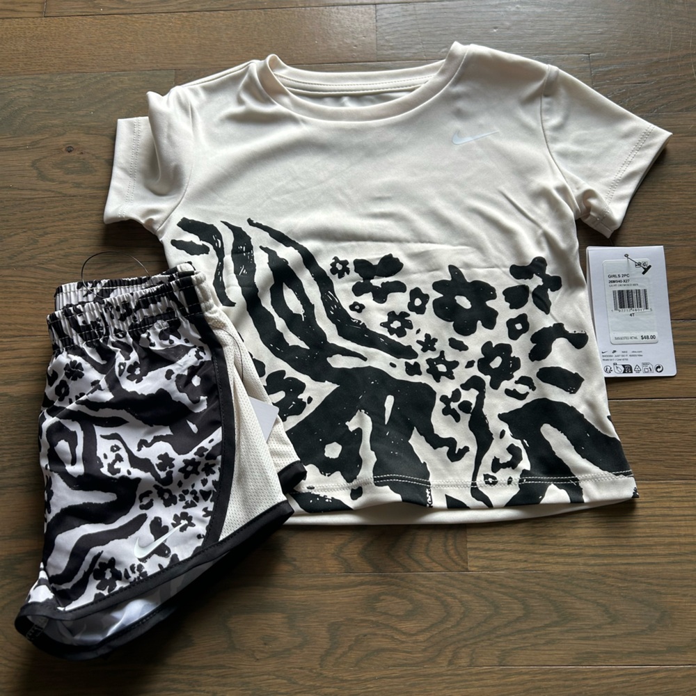 NWT Nike Toddler Set size 4T